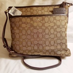 🌷🍀S O L D 🍀🌷Coach Crossbody Signature File Bag